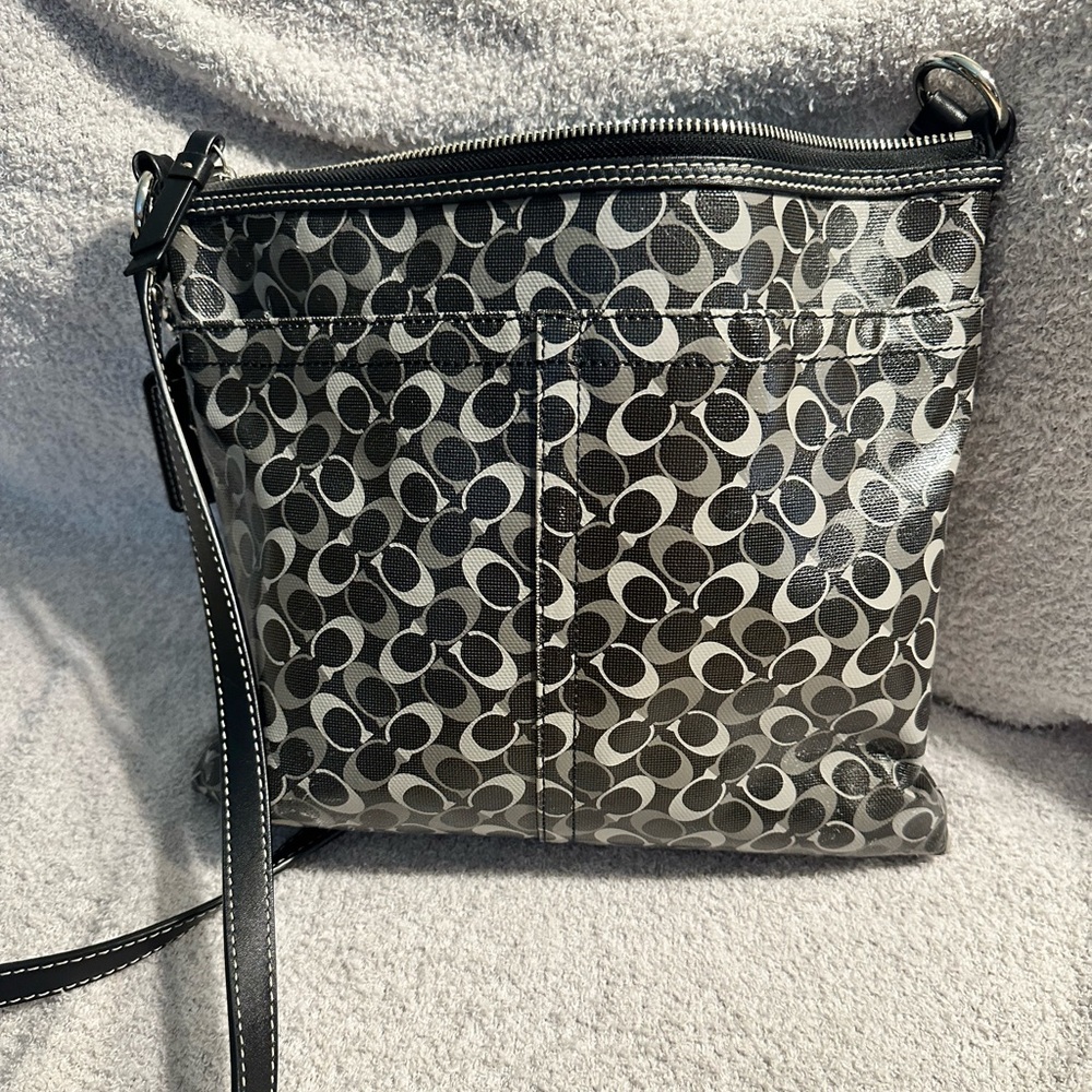 Coach - Picture 3 of 5